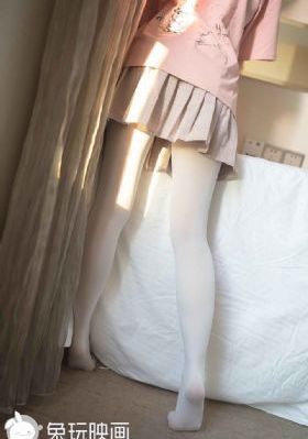《变成黑皮辣妹后和朋友做了》